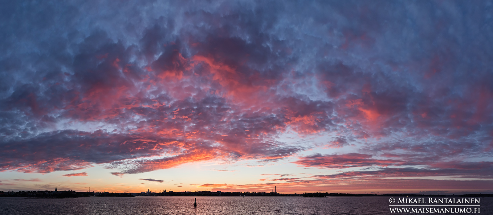 Auringonlasku Suomenlinnan lautalta, Helsinki (HP132)