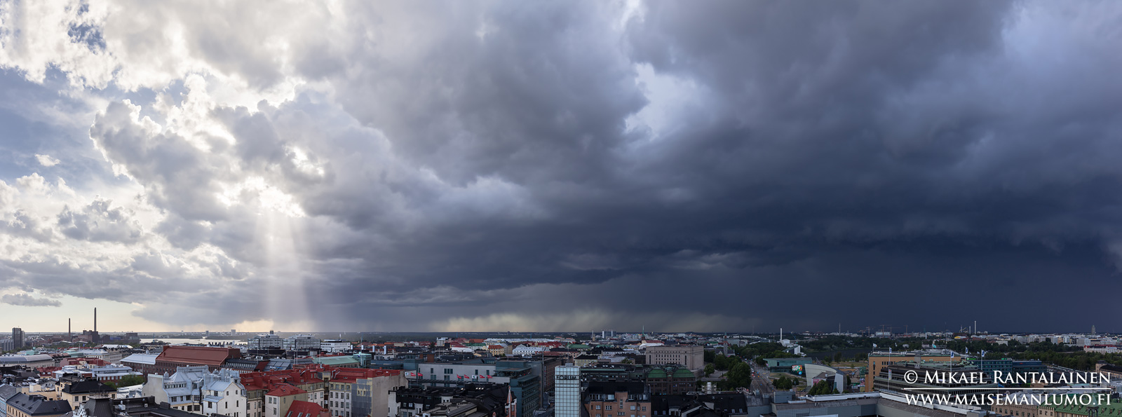 Vyörypilvi saapuu, Hotelli Torni, Helsinki (HP190)