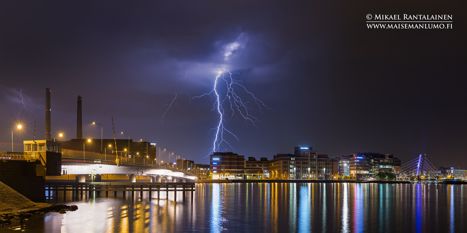 Ukkonen Salmisaaren yllä, Lauttasaari, Helsinki (HP136)